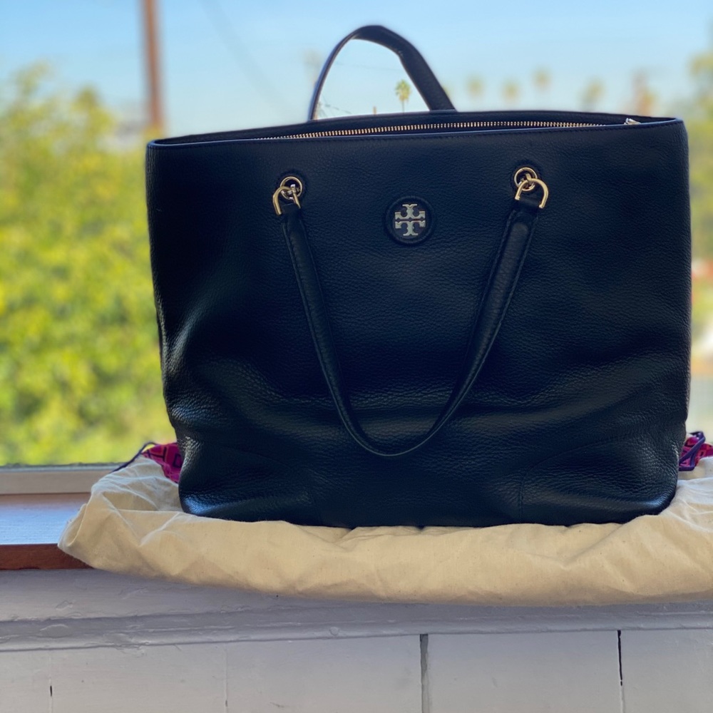 Tory Burch Black Leather Gold Chain Robinson Tote